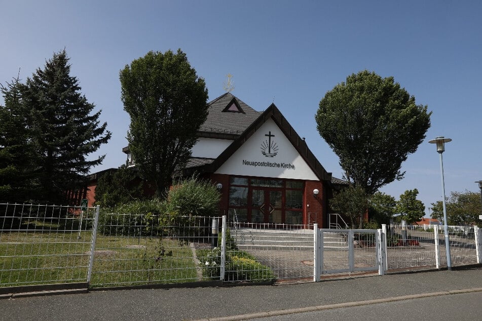 Diebe rissen Fallrohre und Blitzableiter aus Kupfer von der Neuapostolischen Kirche.