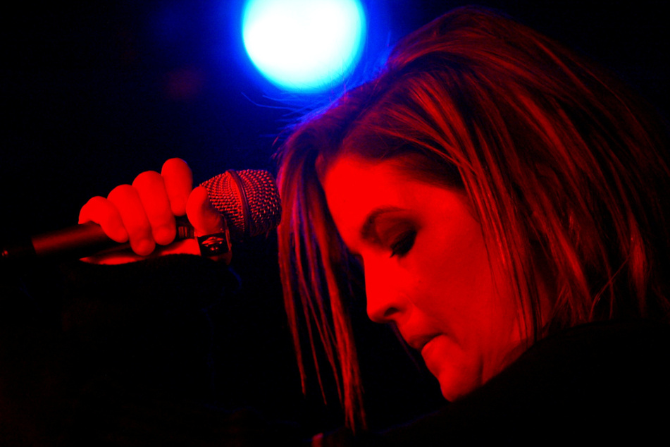 Singer Lisa Marie Presley performs during a rehearsal at the M Bar in London, UK, in May 2003.