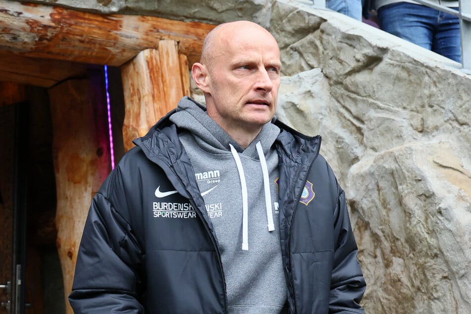 Mit zwölf Punkten aus den ersten fünf Spielen ist Aues Sportchef Matthias Heidrich (46) zufrieden, dennoch gab es nach dem 1:3 gegen Bielefeld einige Themen zu besprechen.