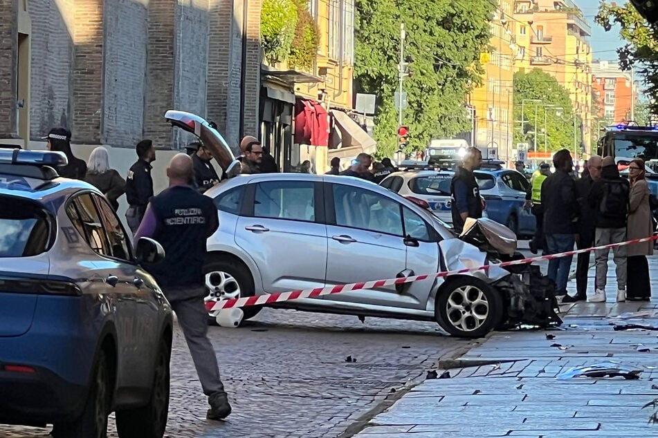 Mit 100 km/h soll der Täter in die Menge gerast sein.