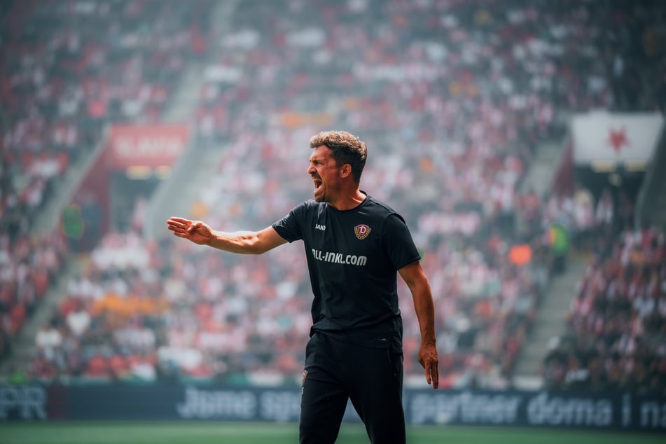 Dynamo-Trainer Thomas Stamm (42) sah zwei fast komplett verschiedene Halbzeiten.