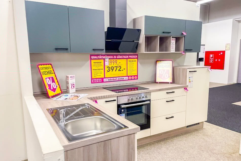 Auch auf Küchen schenkt Möbel Boss die Rabatte und zwar satte 50 Prozent².