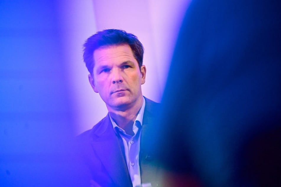 Steffen Krach wurden von den Ermittlern vor seiner Wohnung in Berlin-Schöneberg überrascht.