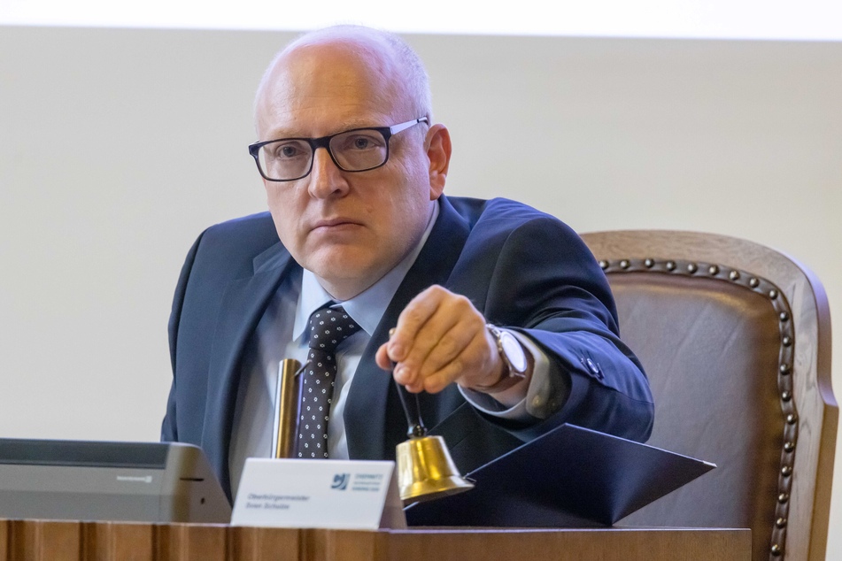 Oberbürgermeister Sven Schulze (51, SPD) äußerte sich gegenüber dem Böllerzonen-Antrag kritisch.