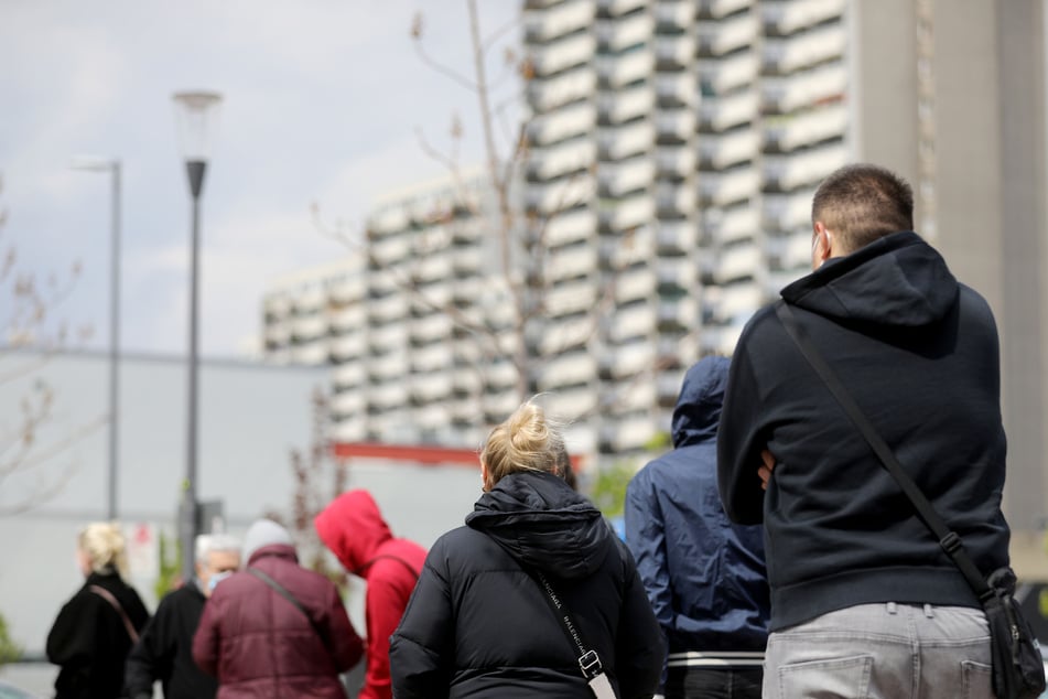 Die Stadt Köln will am Pfingstmontag ihre Sonderimpfungen in sozialen Brennpunkten fortsetzen. (Archivfoto)