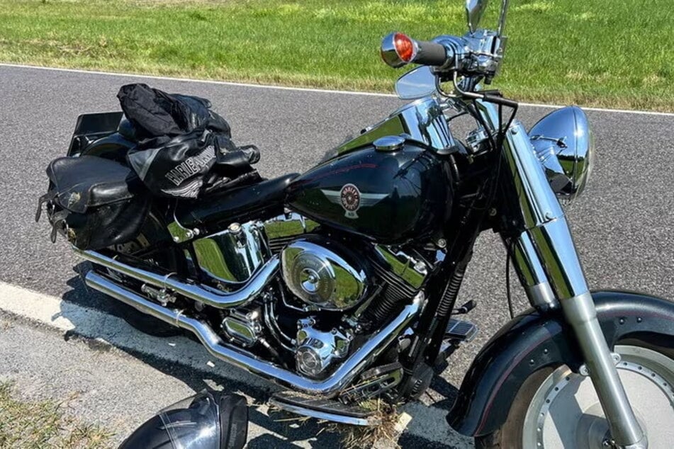Mit diesem Motorrad von Harley-Davidson wurde der 36-jährige Biker von der Straße gedrängt.