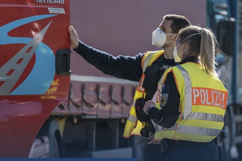 Zum dritten Mal in einer Woche: Schleuser-Laster mit sechs Ausländern gefunden