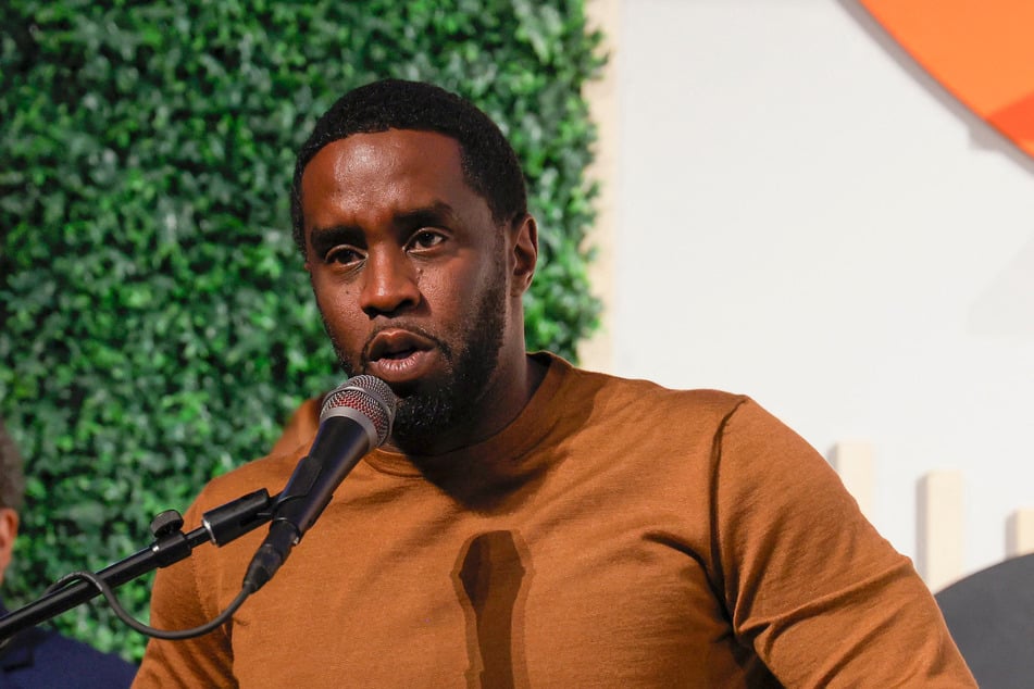 Sean Combs (55) muss sich wegen heftiger Anschuldigungen vor Gericht verantworten.