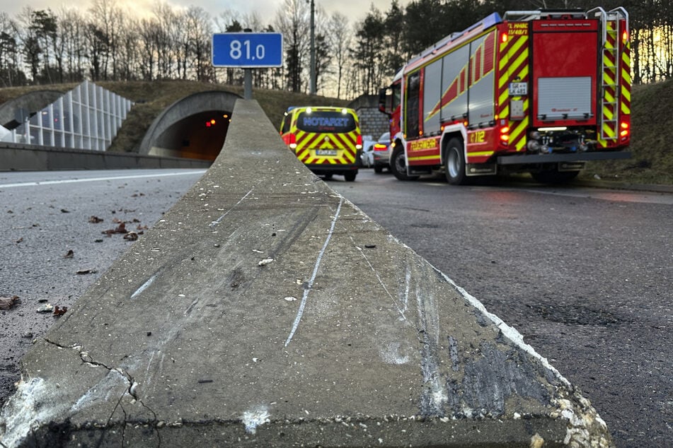 Zwei Personen wurden infolge des Unfalls verletzt.