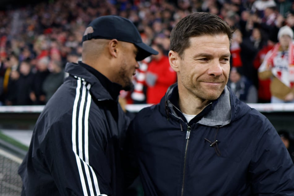 Wenn der Rekordmeister zum Underdog wird: Münchens Trainer Vincent Kompany (38, l.) peilt einen Sieg gegen die Mannen um Coach Xabi Alonso (43) an.