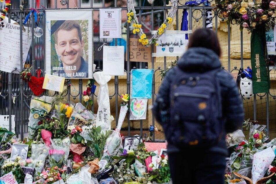 Ein Polizist (†29) überlebte den Angriff im Mai 2024 nicht.