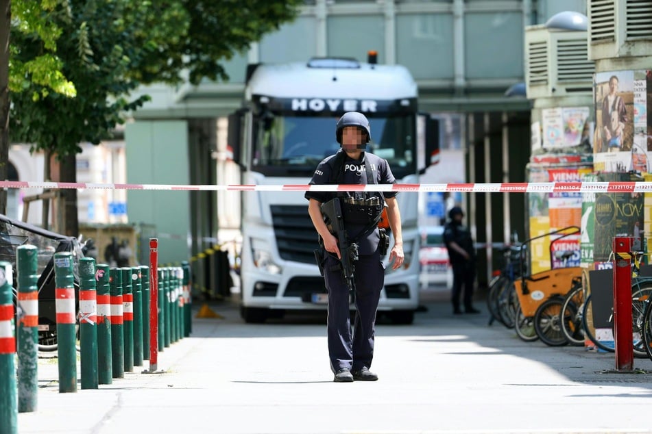 Das Gelände um die Universität herum wurde durch die Polizei weiträumig abgesperrt.