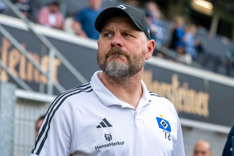 HSV-Coach Steffen Baumgart (52) will nach dem Aufstiegs-K.o. im nächsten Jahr wieder "angreifen".