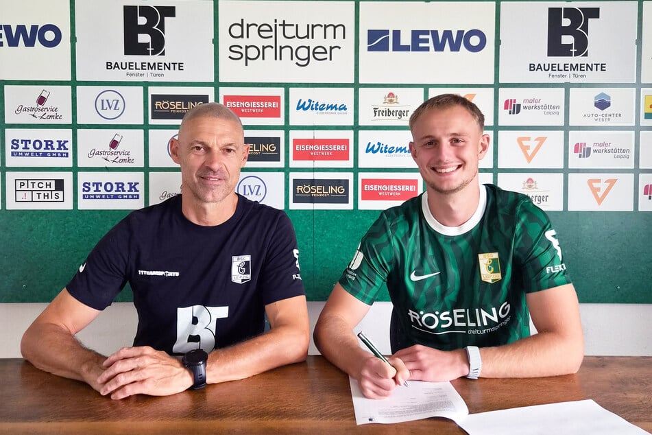 Willi Reincke (23, r.) hat in Leutzsch unterschrieben.