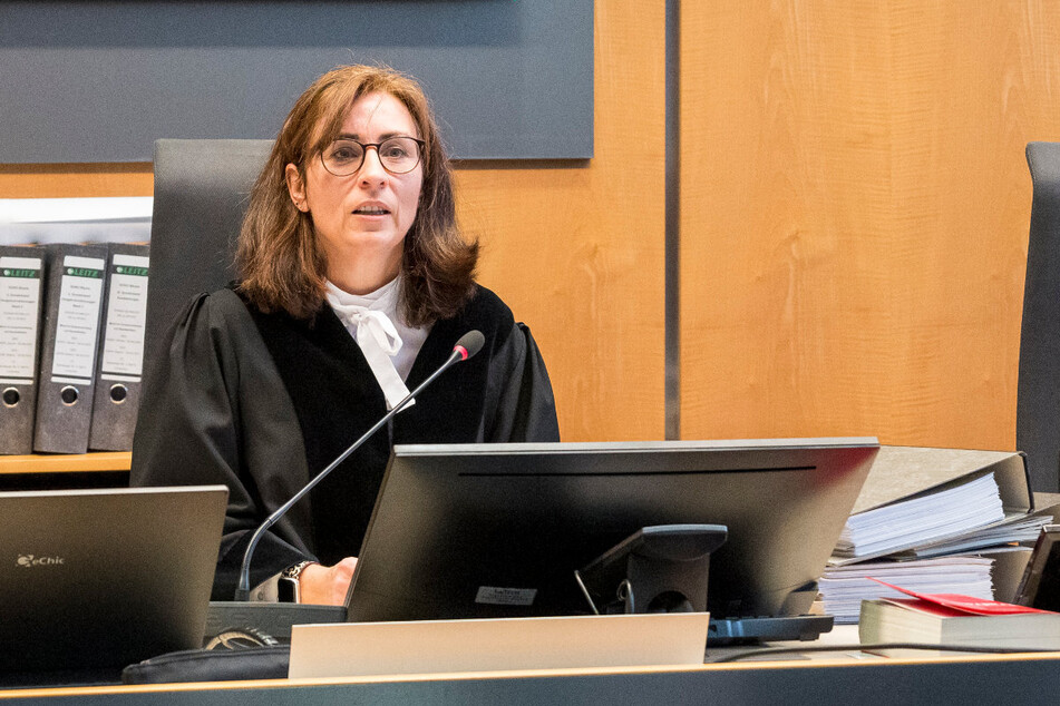 Die vorsitzende Richterin am Landgericht, Jana Huber, wird vermutlich am Dienstag das Urteil im Mord-Prozess an einer Blumenverkäuferin verkünden.