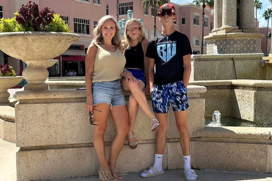 Obrázek z hezčích dnů. Roberts a její dvě děti.