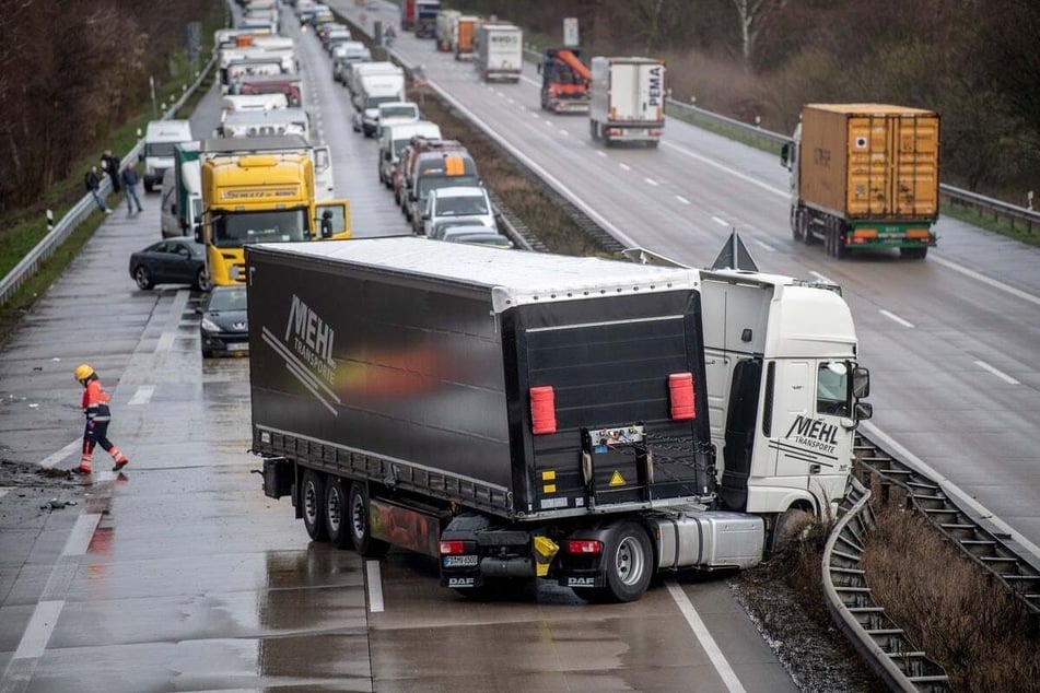 Zu Unfällen auf der A1 wie diesem im März 2020 kommt es sehr häufig.