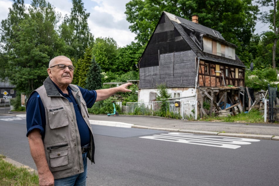 Siegmund Licht (72) wohnt gegenüber vom Kanonenkugelhaus.
