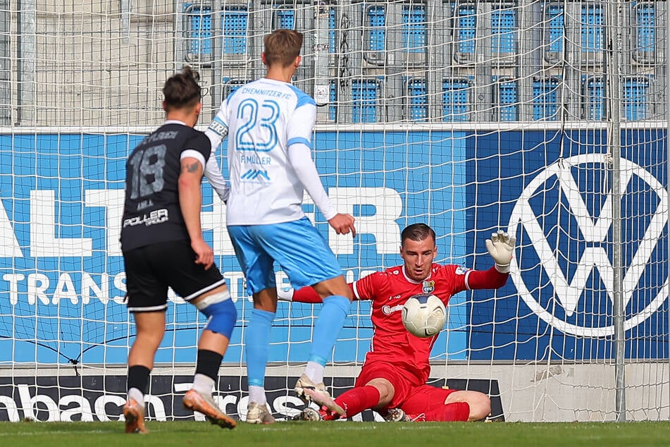 CFC-Keeper Daniel Adamczyk (r.) bewahrte die Chemnitzer in der ersten Hälfte einige Male vor einem Rückstand.