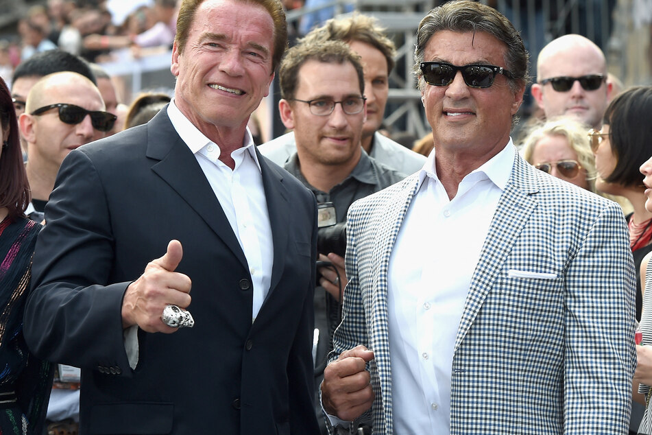 Nicht immer verstanden sich die Hollywood-Schwergewichte Arnold Schwarzenegger (76, l.) und Sylvester Stallone (77, r.) wie Freunde.