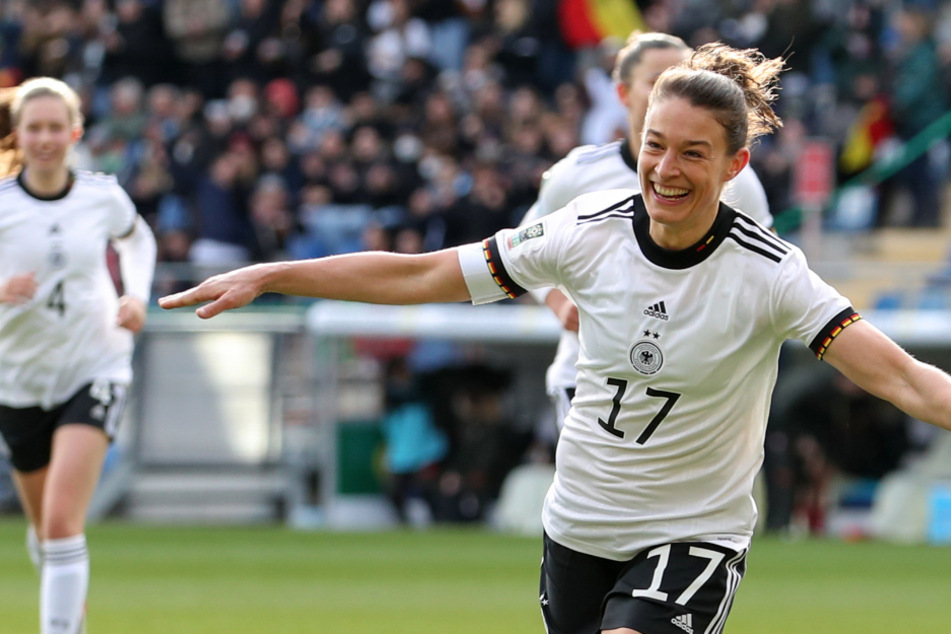 Jubelt die Deutsche Frauen-Nationalmannschaft 2027 in einer der sieben Bewerber-Städte in Nordrhein-Westfalen?