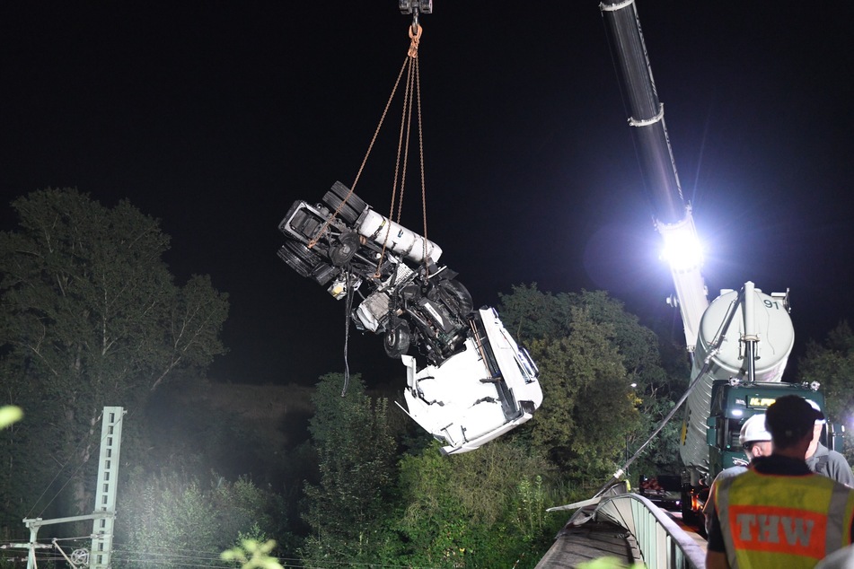 Das Fahrzeug wurde in der vergangenen Nacht geborgen.