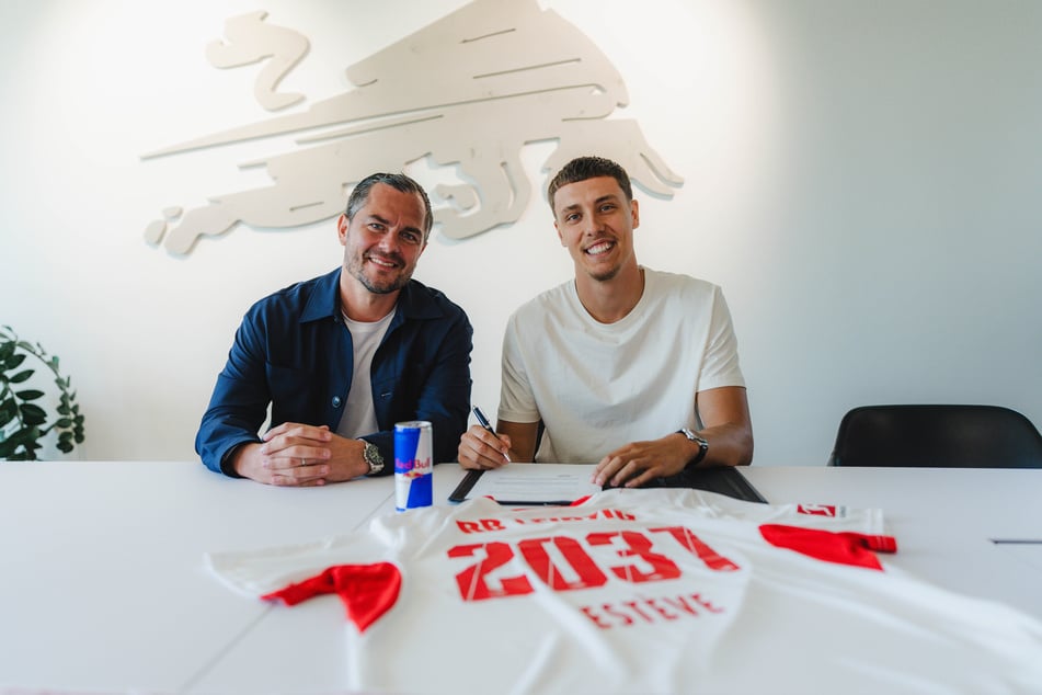 In Leipzig freut man sich über die Verpflichtung von Maxime Esteve (24, r.).