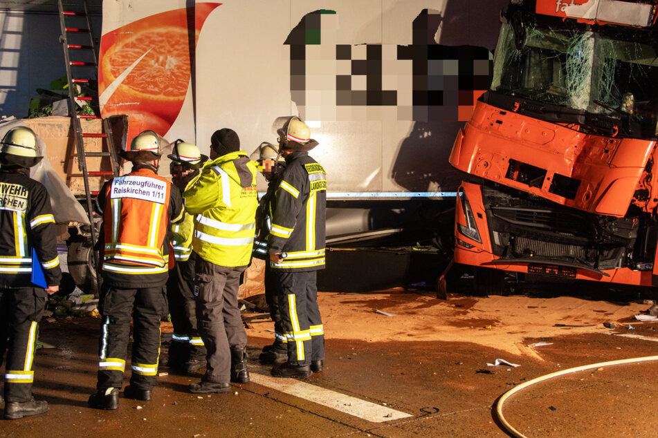 Die A5 bei Gießen wurde nach einem schweren Lastwagen-Unfall mit einem Toten in Fahrtrichtung Norden voll gesperrt.