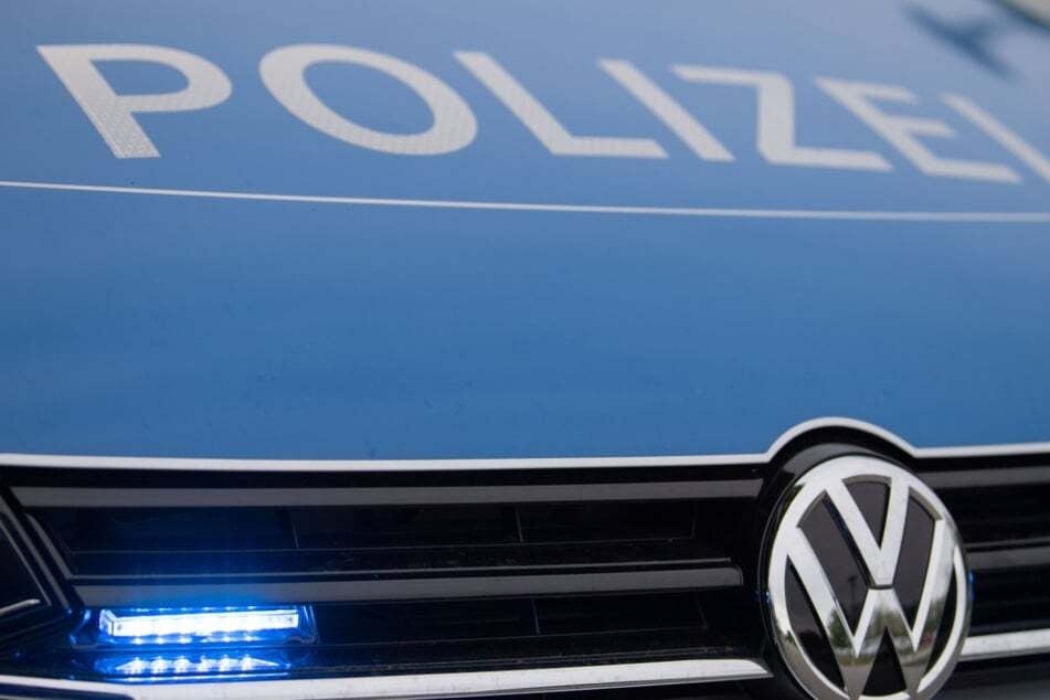 Die Polizei sucht mit einer Täterbeschreibung nach den Jugendlichen. (Symbolbild)