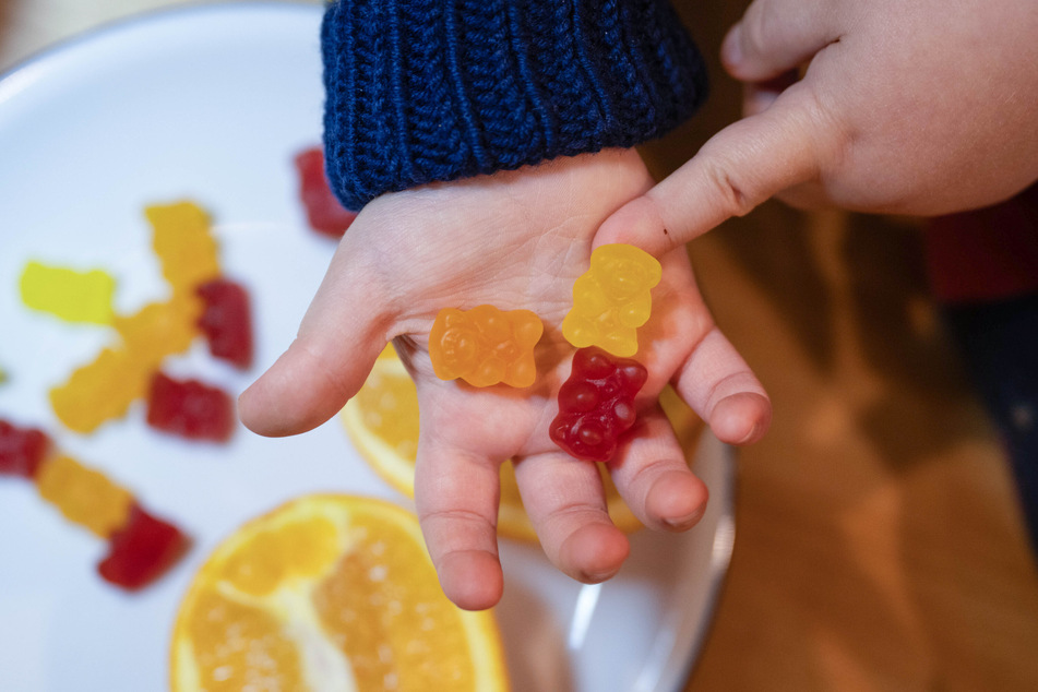 Nahrungsergänzungsmittel wie beispielsweise "Vitaminbärchen" haben bei Kindern meist keinen Zusatznutzen.