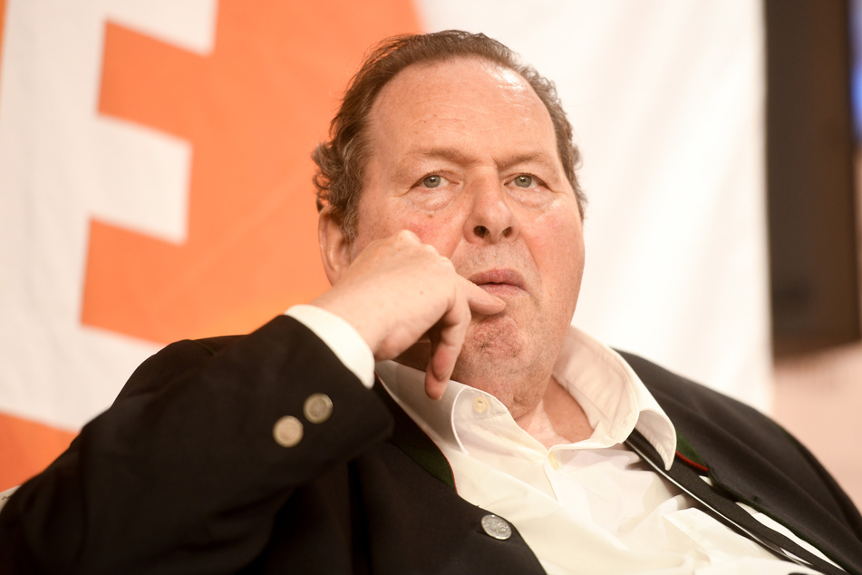 Ottfried Fischer (67) hat seine kirchliche Hochzeit verschoben.