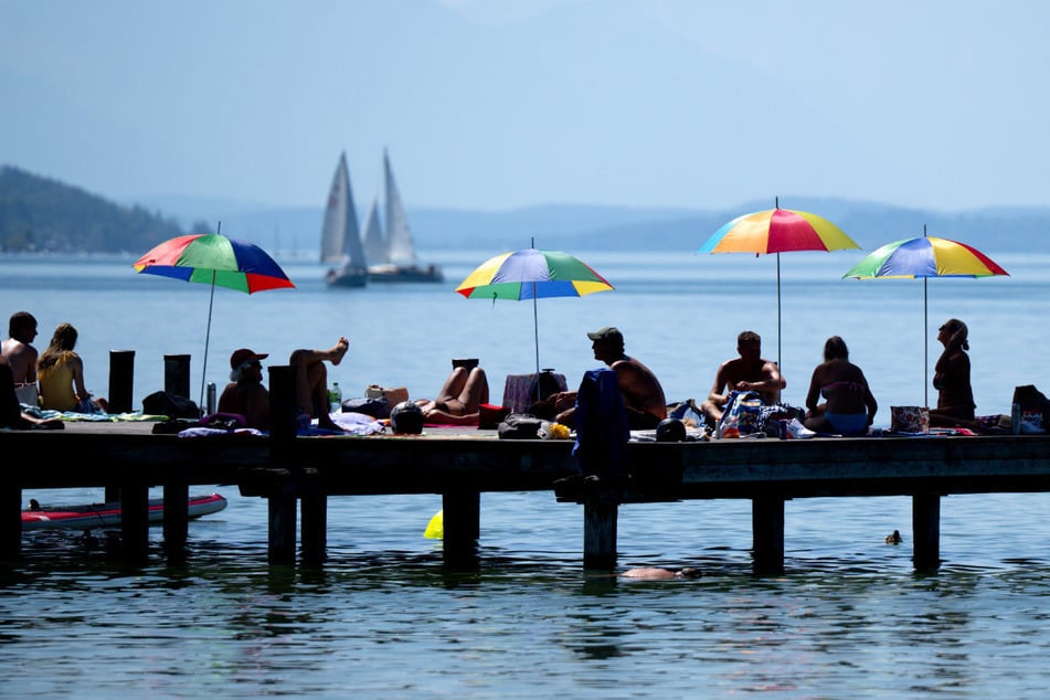 Es wird sonnig – stellenweise. In Bayern dürfen sich die Menschen auf angenehme Stunden im Freien freuen.