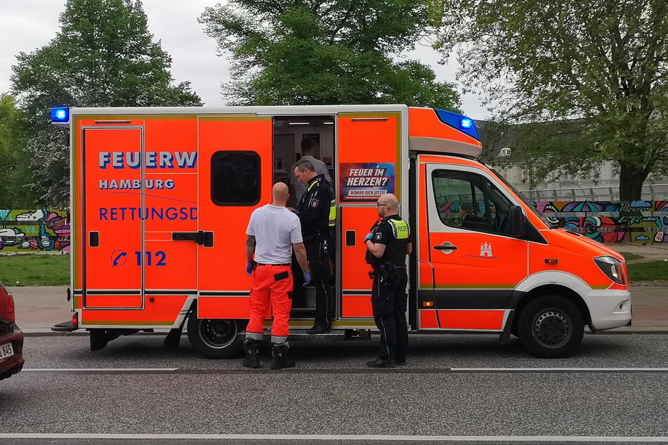 Hamburg: Person verletzt in Park gefunden: Mutmaßlicher Täter auf der Flucht