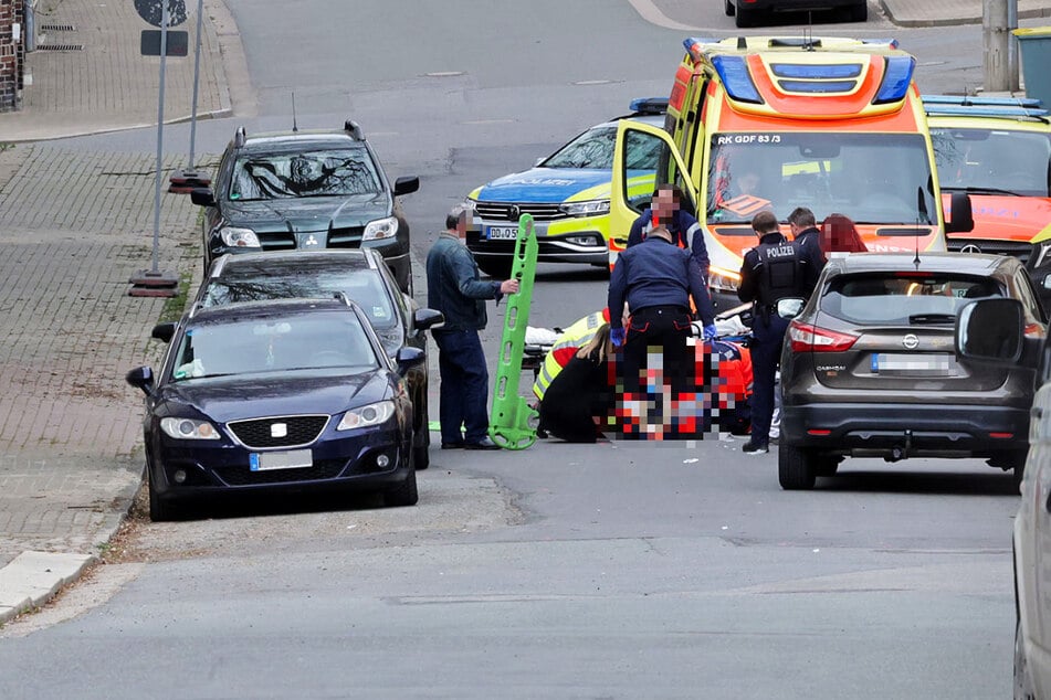 Am Dienstagvormittag stürzte aus noch unklarer Ursache ein Radfahrer in der Pölitzstraße.