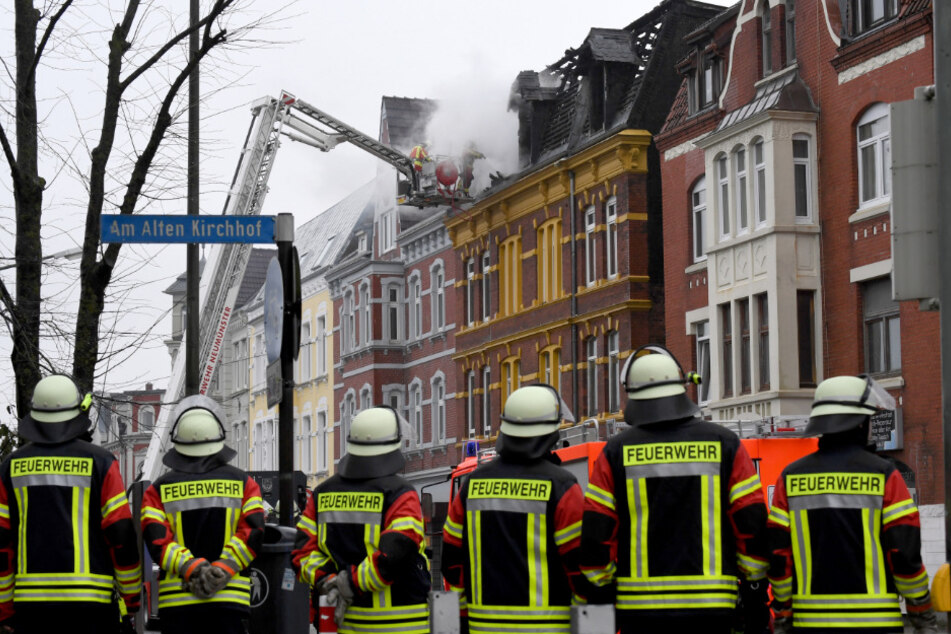 Zwei Menschen kamen bei dem Wohnhausbrand ums Leben.
