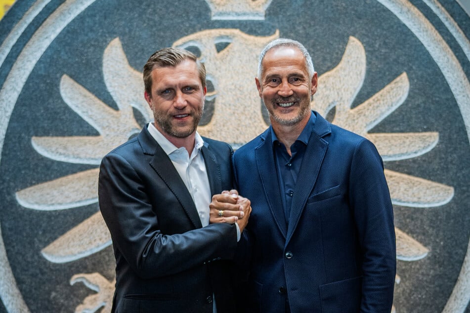 Rund um die Transferphase im vergangenen Sommer wurde Eintracht-Sportvorstand Markus Krösche (46, l.) und Trainer Adi Hütter (56) ein nicht immer gutes Verhältnis nachgesagt.