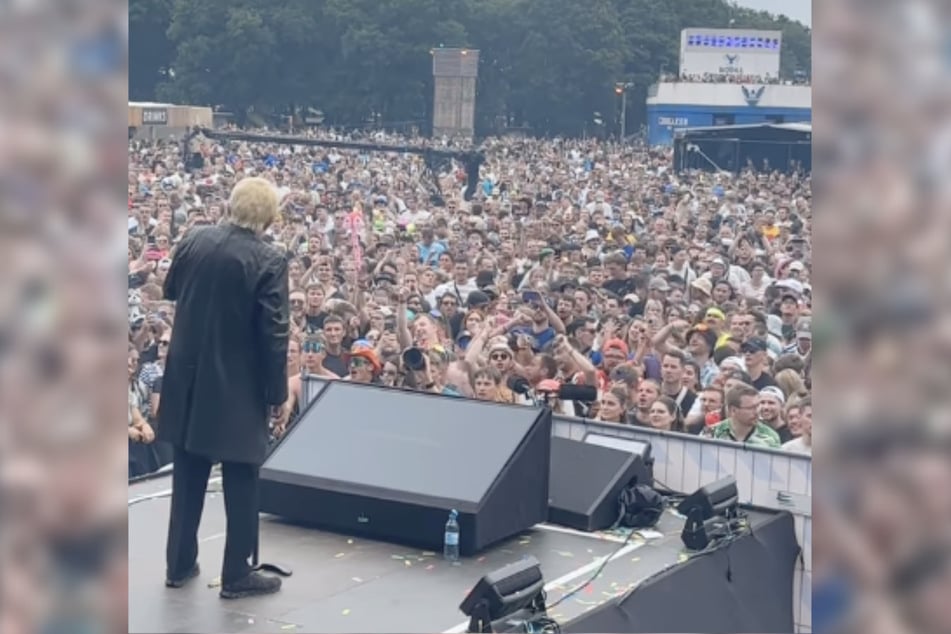 Die meisten Fans könnten seine Enkel sein: Selbst auf dem Electronic-Festival "Parookaville" in Weeze in Nordrhein-Westfalen im Juli wurde Heino gefeiert.