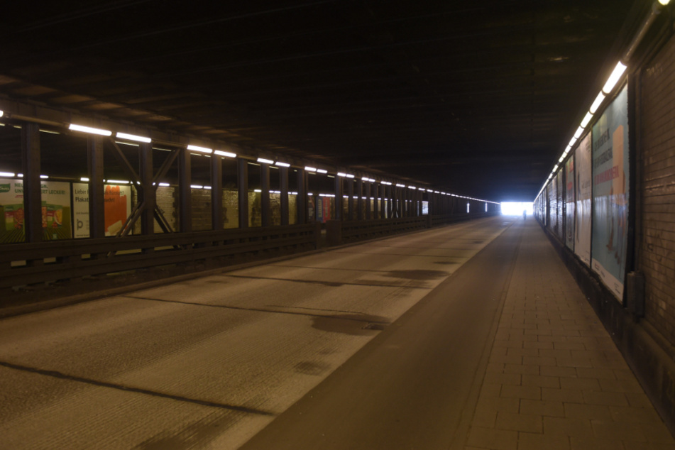 Ein seltener Anblick: Kein Verkehr ist in der Paul-Heyse-Unterführung in München unterwegs.