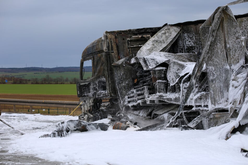 A4 bei Erfurt: Einsatzkräfte müssen wegen brennendem Lkw ausrücken