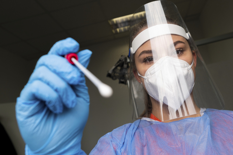 Auch in Schleswig-Holstein lautet bei mehr Corona-Tests die Diagnose: positiv. (Symbolbild)