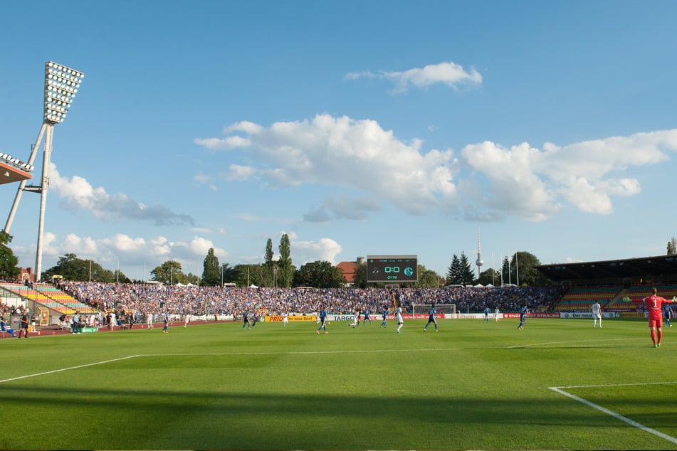 So sieht das in die Jahre gekommene Stadion eigentlich aus. (Archivbild)