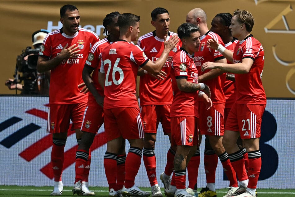 Freuen sich über den ersten Sieg ihrer Vereinsgeschichte gegen Bayern München: Benfica Lissabon holt sich den Gruppensieg.