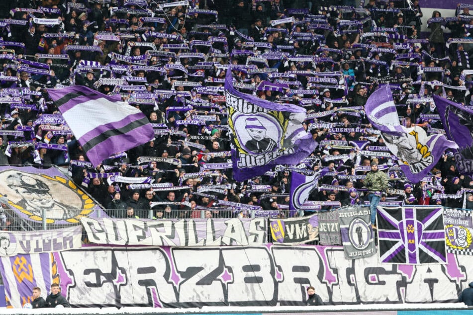 Nicht nur bei Heimspielen wie hier gegen Saarbrücken erlebt der FCE starken Fan-Support.