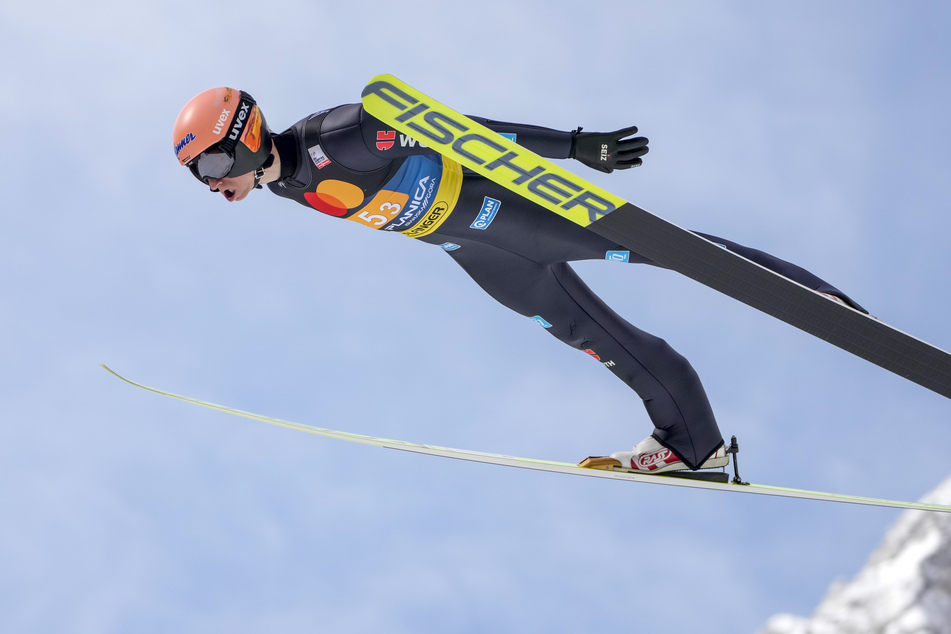 Strafe droht! Skispringer müssen zur neuen Saison schwerer werden