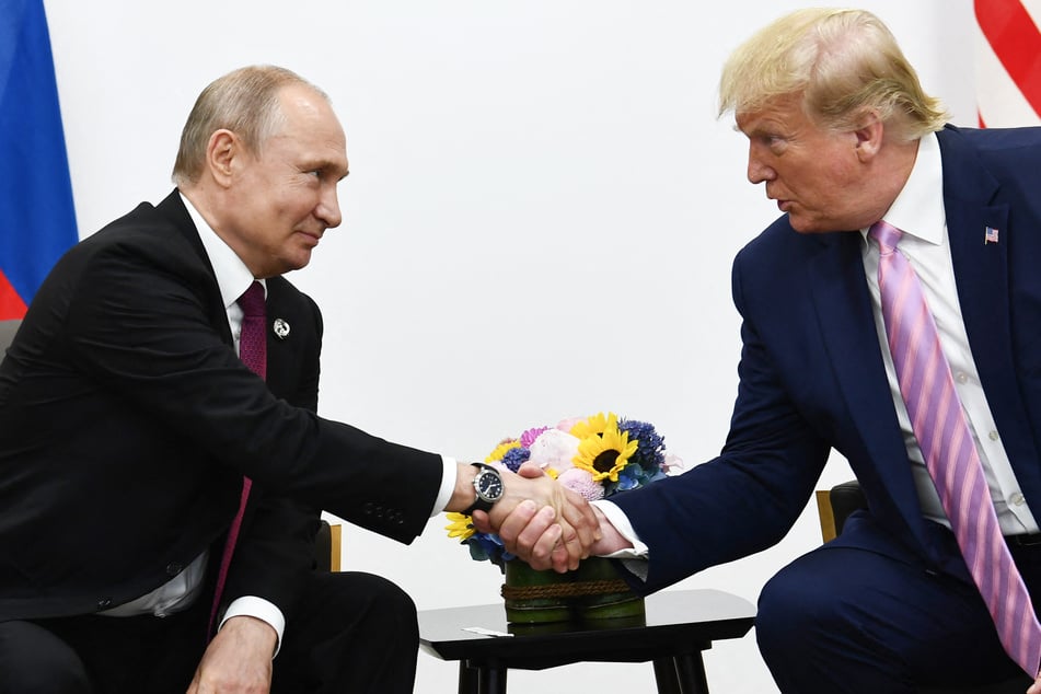 Earlier this week, Vladimir Putin (l.) praised Donald Trump for being "courageous" after the attempt on his life in July.