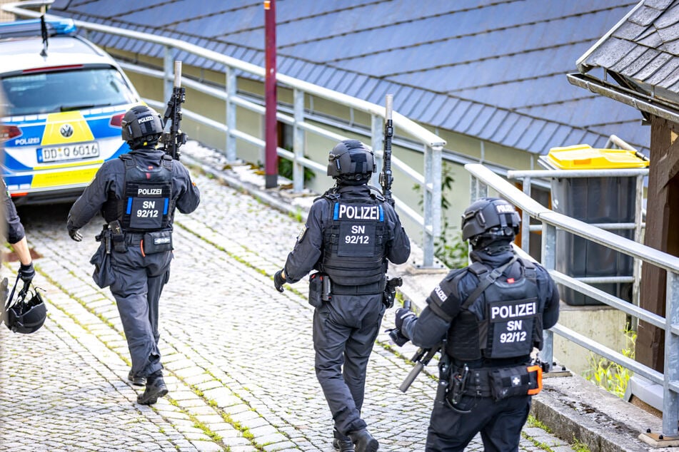 Vor Ort waren auch Spezialkräfte für lebensbedrohliche Einsatzlagen (LebEL).