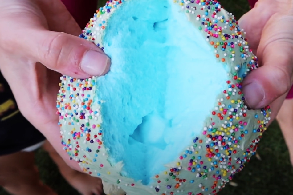 It may be nice to look at, but it tastes and smells bad: cloud bread.