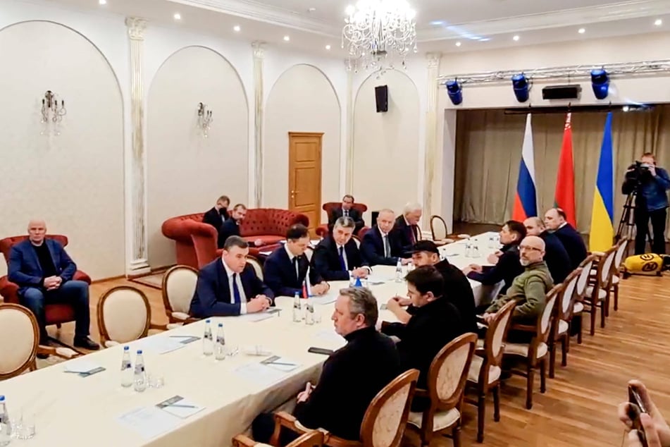 Russian-Ukrainian talks were held in Belarus on Monday, with no conclusions reached.