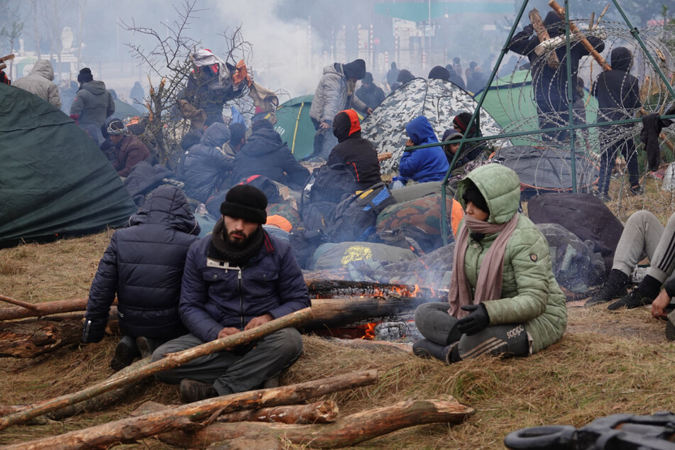 Migranten in Belarus beharren weiter auf Öffnung der EU-Grenze