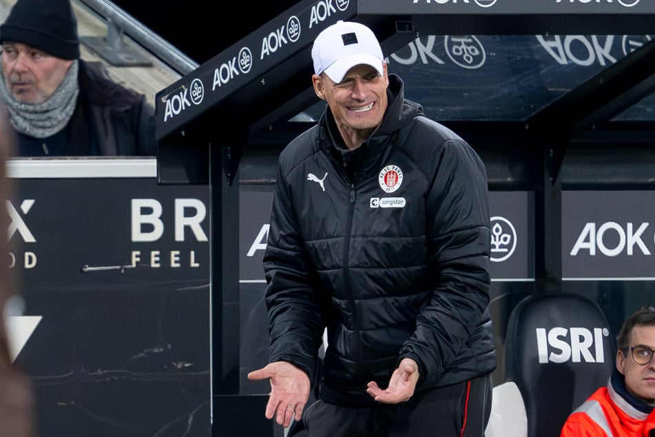 St.-Pauli-Trainer Alexander Blessin (51) haderte mit den viel zu einfachen Gegentoren.